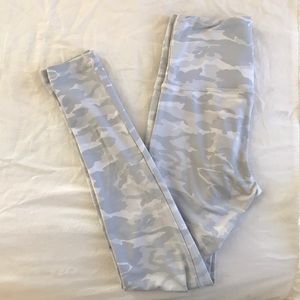 STRUT THIS White Camo Leggings